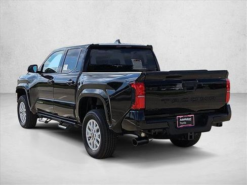 Used 2025 Toyota Tacoma SR5 AWD/4WD image 8