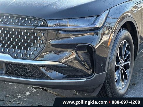 Used 2024 Lincoln Nautilus Premier image 6