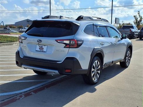 Certified 2025 Subaru Outback Limited image 4