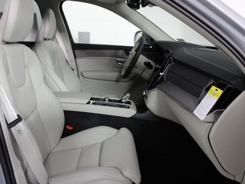 New 2026 Volvo XC90 T8 Ultra w/ Protection Package Premier image 10