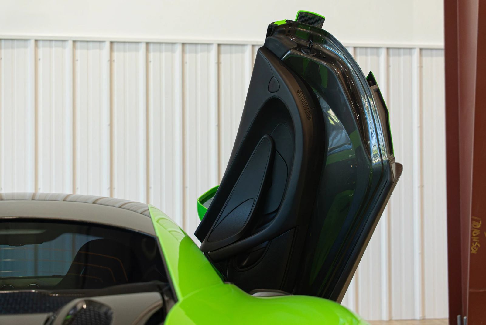 Used 2016 McLaren 570S Coupe RWD image 33
