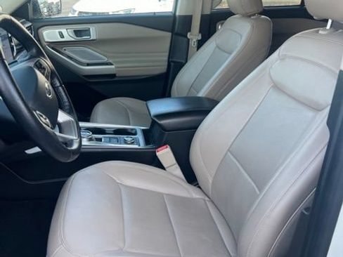 Used 2023 Ford Explorer Limited w/ Limited Technology Package AWD/4WD image 14