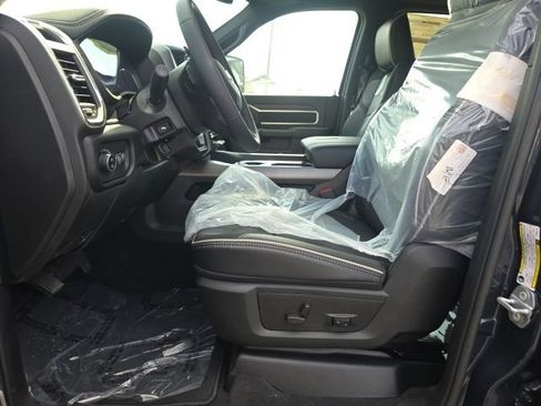 New 2026 RAM 2500 Laramie AWD/4WD image 10