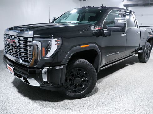 Used 2024 GMC Sierra 2500 Denali w/ Denali Reserve Package AWD/4WD image 36