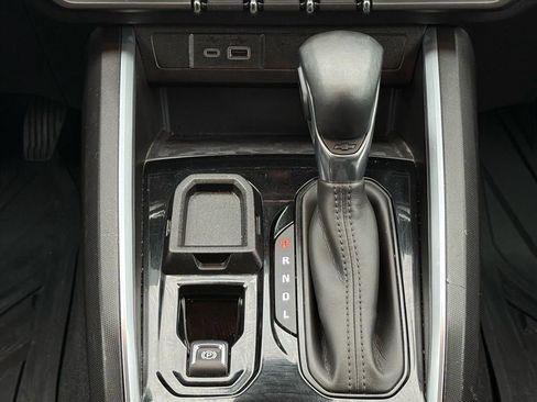 Used 2023 Chevrolet Colorado LT w/ LT Convenience Package II image 23