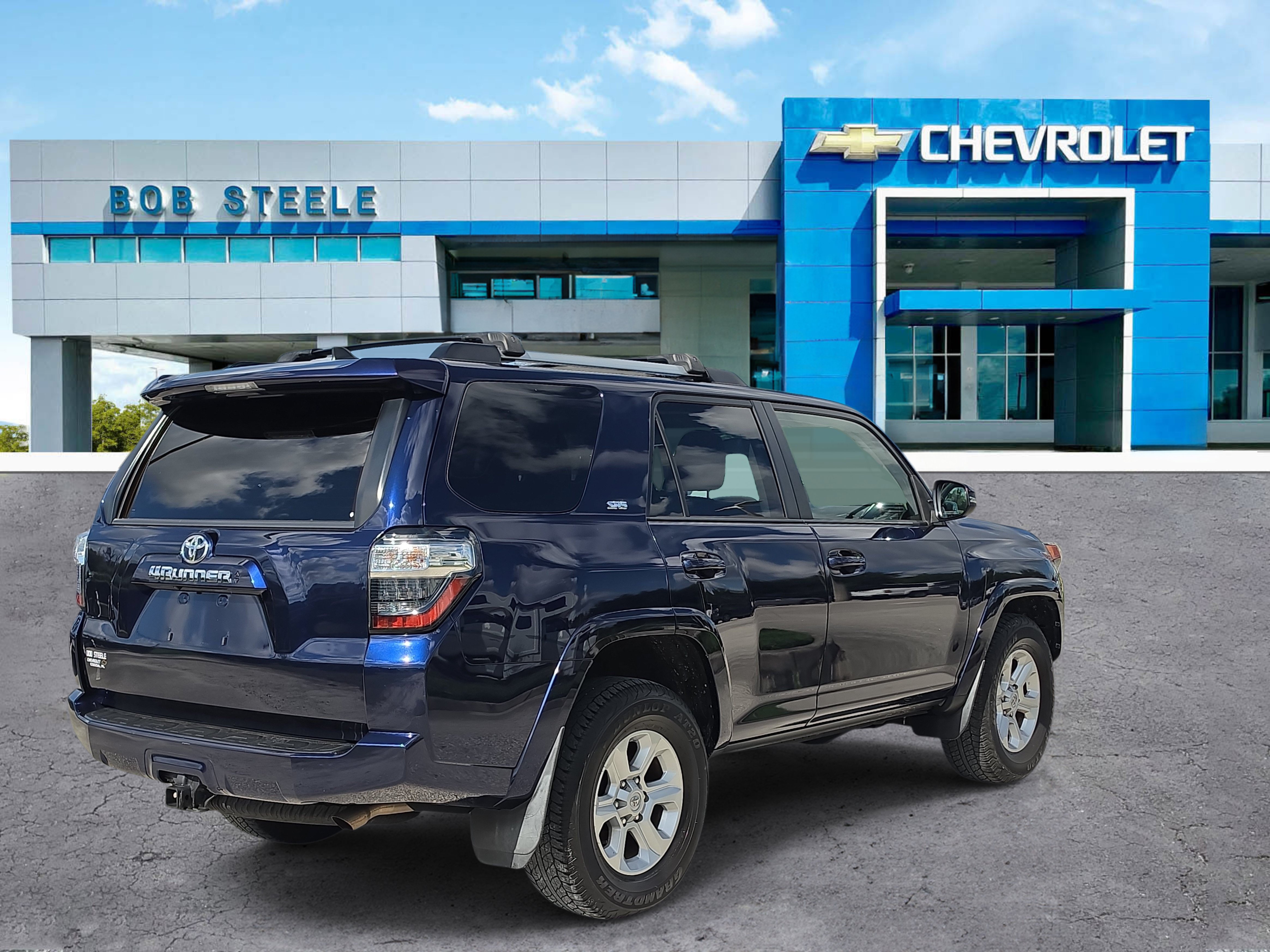 Used 2023 Toyota 4Runner SR5 Premium w/ Moonroof Package RWD image 4