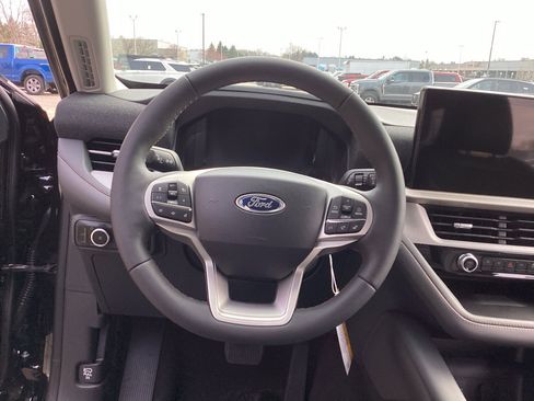 New 2026 Ford Explorer Active AWD/4WD image 18