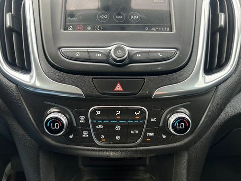 Used 2019 Chevrolet Equinox LT w/ Driver Convenience Package image 29