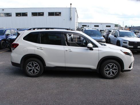 Used 2023 Subaru Forester Premium AWD/4WD image 4