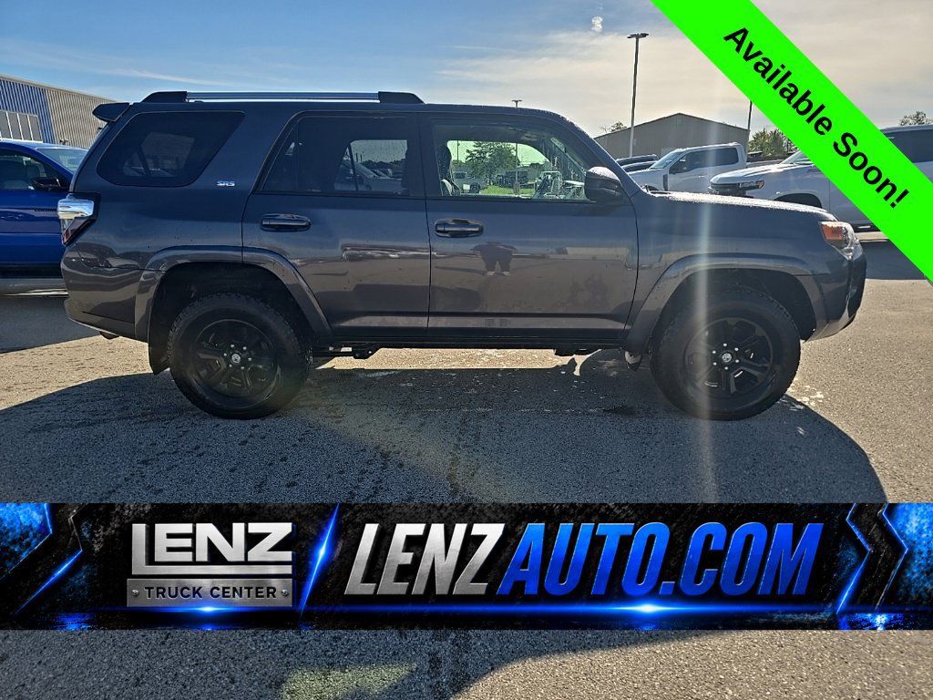 Used 2019 Toyota 4Runner SR5 AWD/4WD image 1