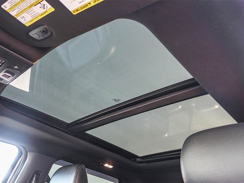 Used 2022 Ford F350 Lariat w/ Black Appearance Package image 30