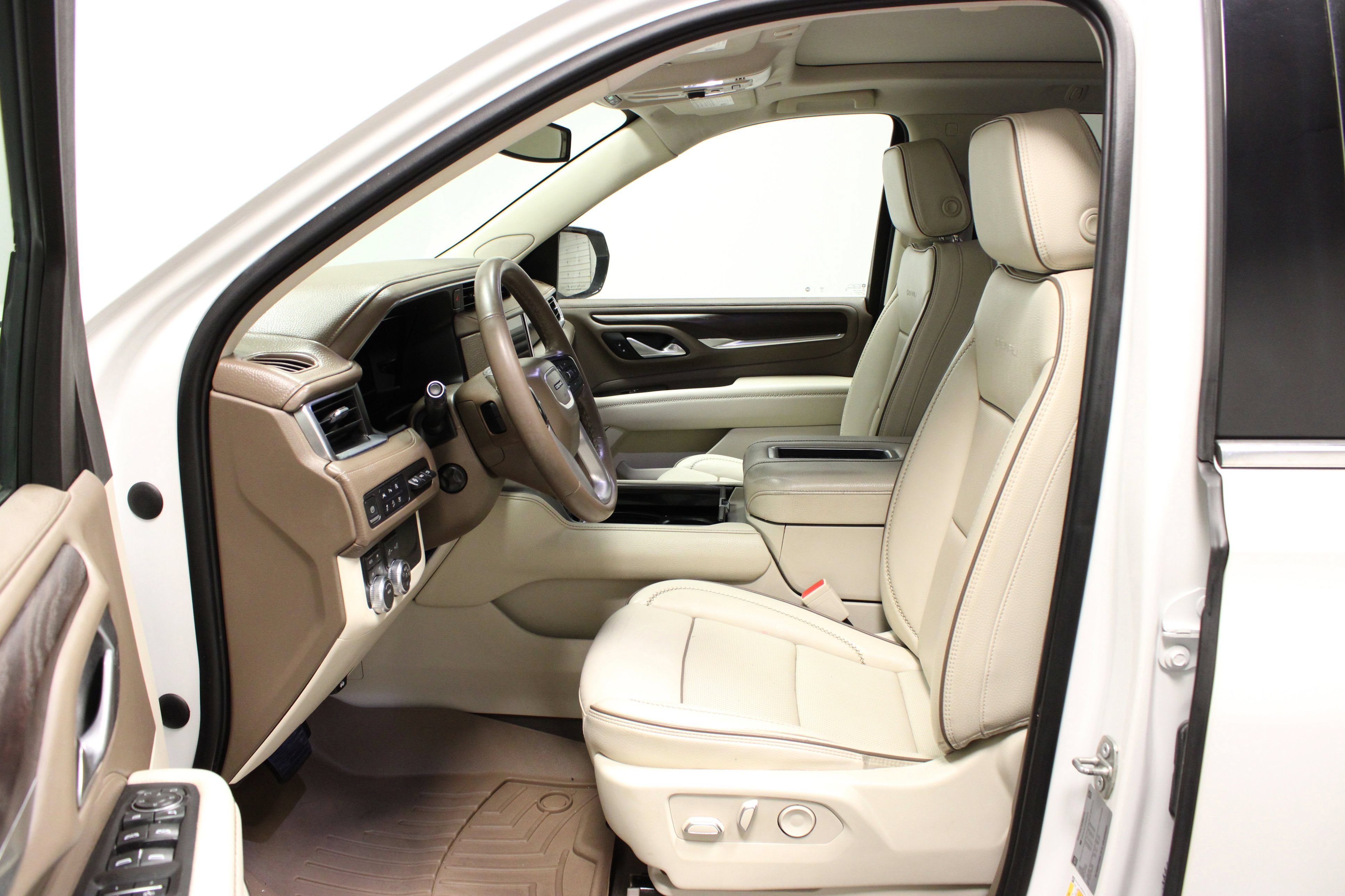 Used 2023 GMC Yukon XL Denali AWD/4WD image 19