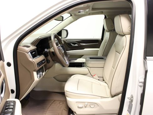 Used 2023 GMC Yukon XL Denali AWD/4WD image 19