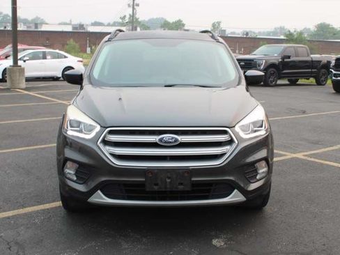 Used 2017 Ford Escape SE w/ Equipment Group 201A FWD image 3
