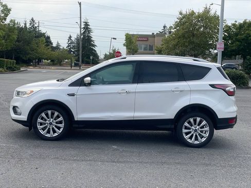Used 2017 Ford Escape Titanium FWD image 3