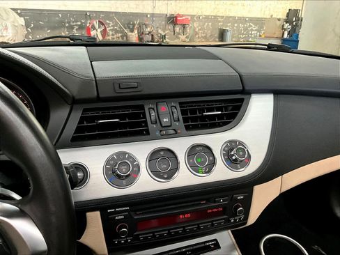 Used 2009 BMW Z4 sDrive35i image 29