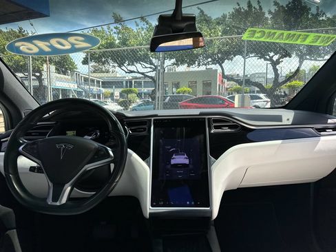 Used 2016 Tesla Model X 75D AWD/4WD image 13