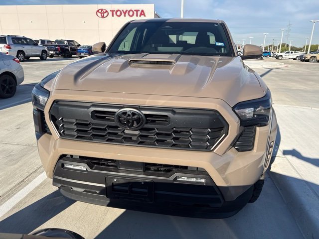 Used 2026 Toyota Tacoma TRD Sport AWD/4WD image 3
