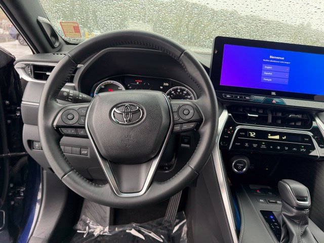 Certified 2024 Toyota Venza XLE AWD/4WD image 17