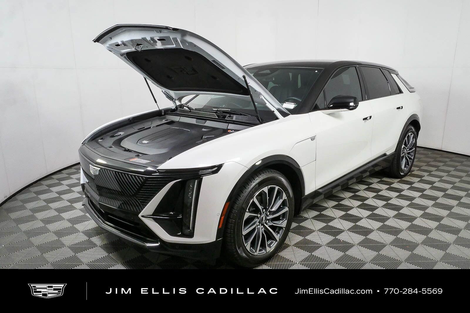Used 2024 Cadillac Lyriq Luxury AWD/4WD image 32