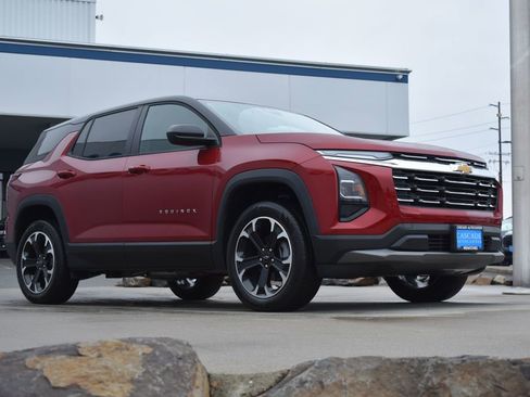 New 2026 Chevrolet Equinox LT w/ Convenience Package II image 3