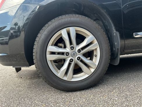 Used 2012 Nissan Rogue SV FWD image 6