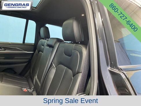 Used 2025 Jeep Grand Cherokee Limited w/ Luxury Tech Group II AWD/4WD image 29