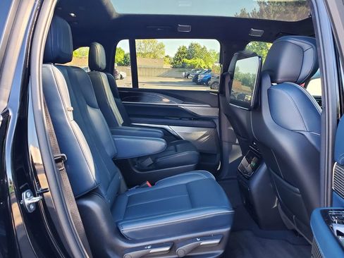 Used 2025 Cadillac Escalade IQ Sport 2 AWD/4WD image 38