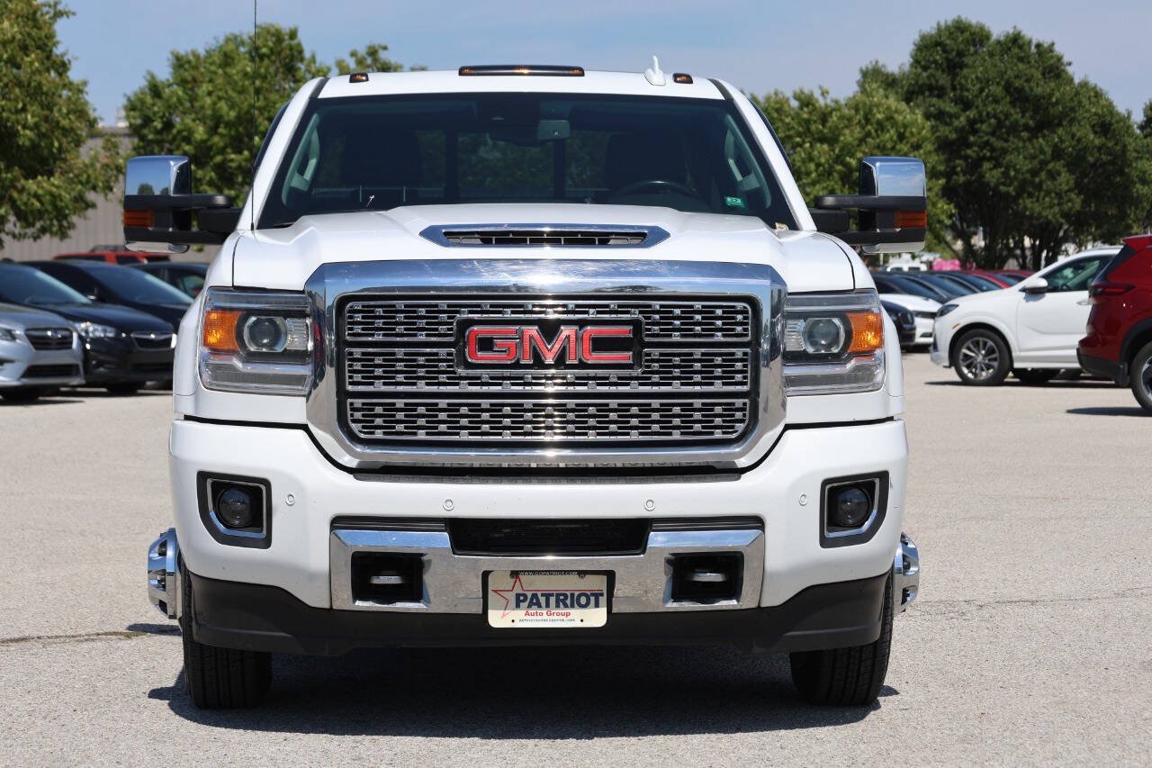 Used 2019 GMC Sierra 3500 Denali AWD/4WD image 2