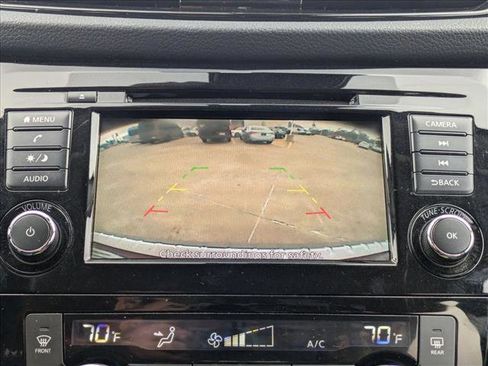 Used 2021 Nissan Rogue Sport SV image 14