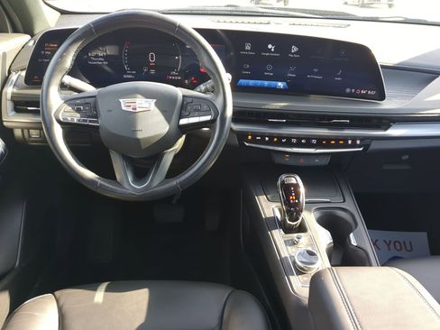 Used 2025 Cadillac XT4 Premium Luxury image 28