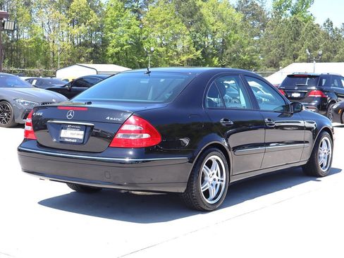 Used 2005 Mercedes-Benz E 500 4MATIC Sedan image 7