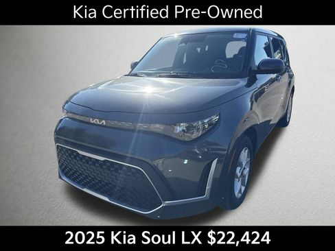 Used 2025 Kia Soul LX w/ LX Technology Package FWD image 8