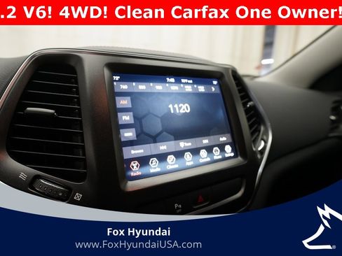 Used 2019 Jeep Cherokee Trailhawk w/ Cold Weather Group image 6