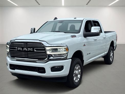 Used 2024 RAM 2500 Laramie AWD/4WD image 1