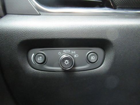 Used 2019 Chevrolet Traverse Premier w/ Driver Confidence II Package image 17