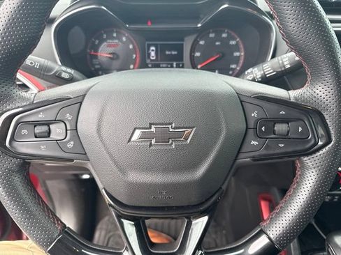 Used 2023 Chevrolet TrailBlazer RS FWD image 17