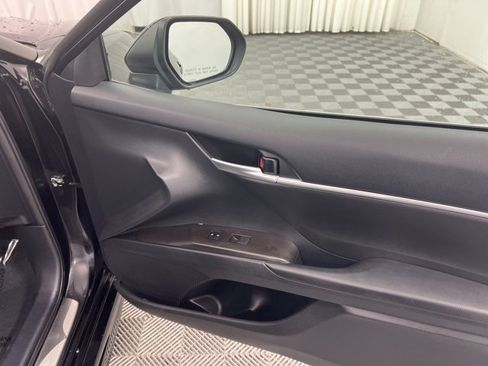 Used 2023 Toyota Camry SE image 18