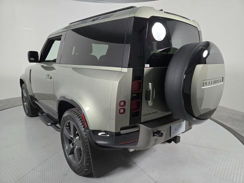 New 2025 Land Rover Defender 90 X-Dynamic SE image 16
