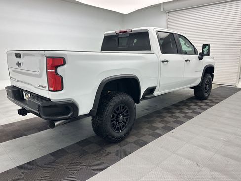 New 2026 Chevrolet Silverado 2500 ZR2 w/ LPO, Dark Essentials Package AWD/4WD image 9
