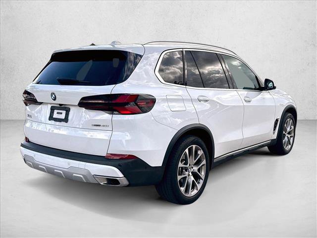 Certified 2024 BMW X5 sDrive40i w/ Premium Package RWD image 2