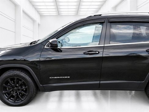 Used 2015 Jeep Cherokee Latitude AWD/4WD image 21