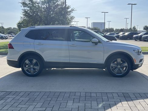 Used 2018 Volkswagen Tiguan SEL Premium AWD/4WD image 10