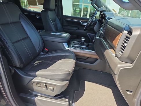 Used 2022 Chevrolet Silverado 1500 High Country image 37