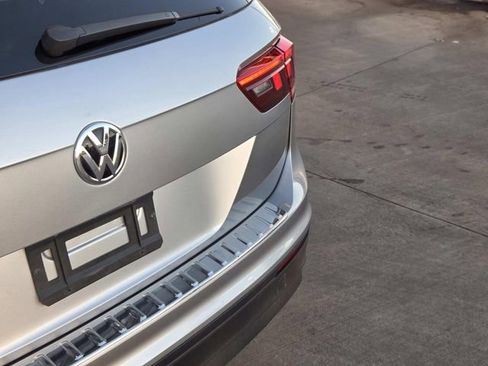 Used 2019 Volkswagen Tiguan SE image 5