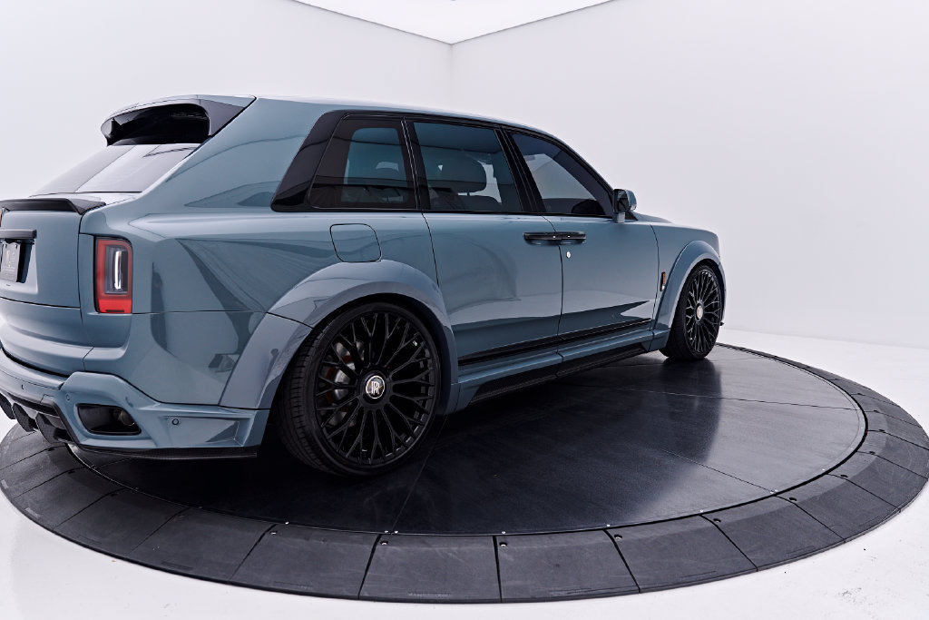Used 2025 Rolls-Royce Cullinan AWD/4WD image 19