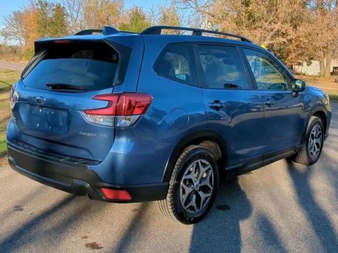 Used 2021 Subaru Forester Premium image 5