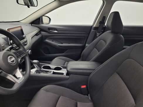Used 2024 Nissan Altima 2.5 SV image 17