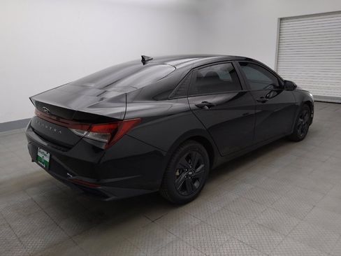 Used 2023 Hyundai Elantra SEL FWD image 9