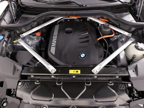 Used 2025 BMW X5 xDrive50e w/ M Sport Package image 56